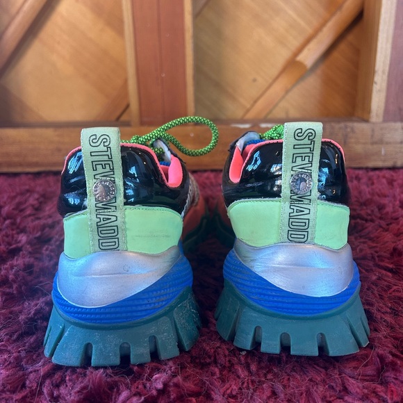 Steve Madden colorblock and rhinestone sneakers size 8 - Picture 4 of 8